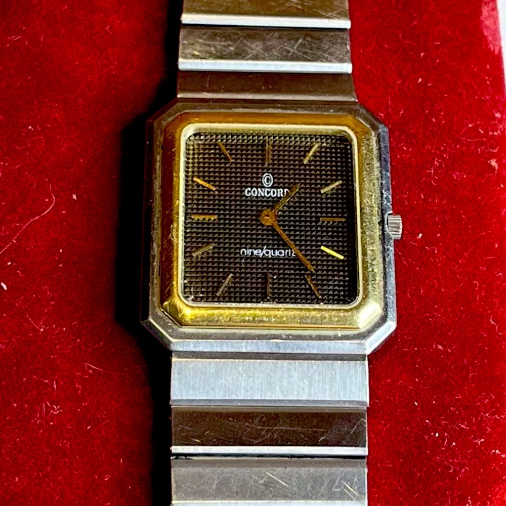 Vintage Rare Concord Men's Two-Tone Nine / Quartz Mariner SG Watch 15 81 614 V13